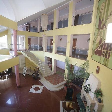 Sonyachna Polyana Hotel Bagian luar foto