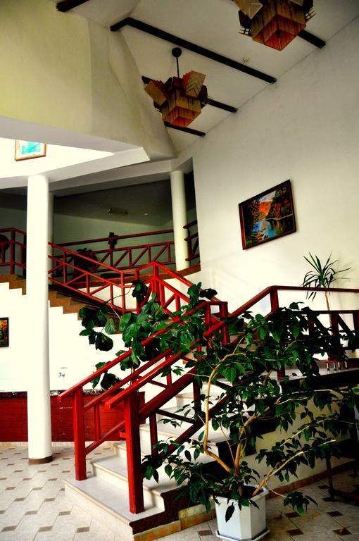 Sonyachna Polyana Hotel Bagian luar foto