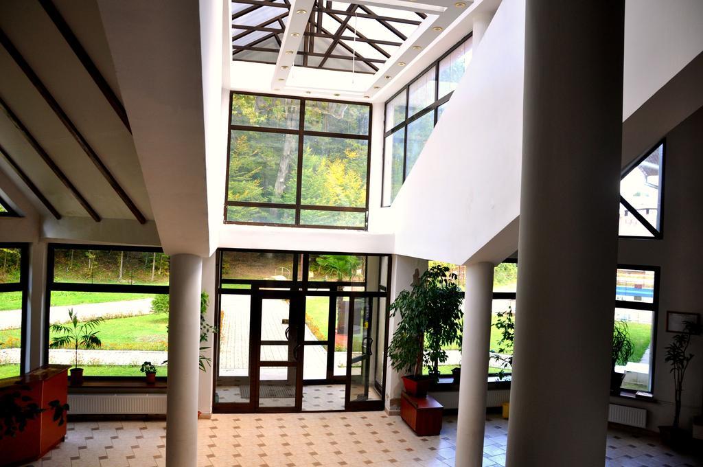 Sonyachna Polyana Hotel Bagian luar foto