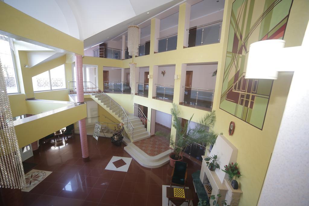 Sonyachna Polyana Hotel Bagian luar foto